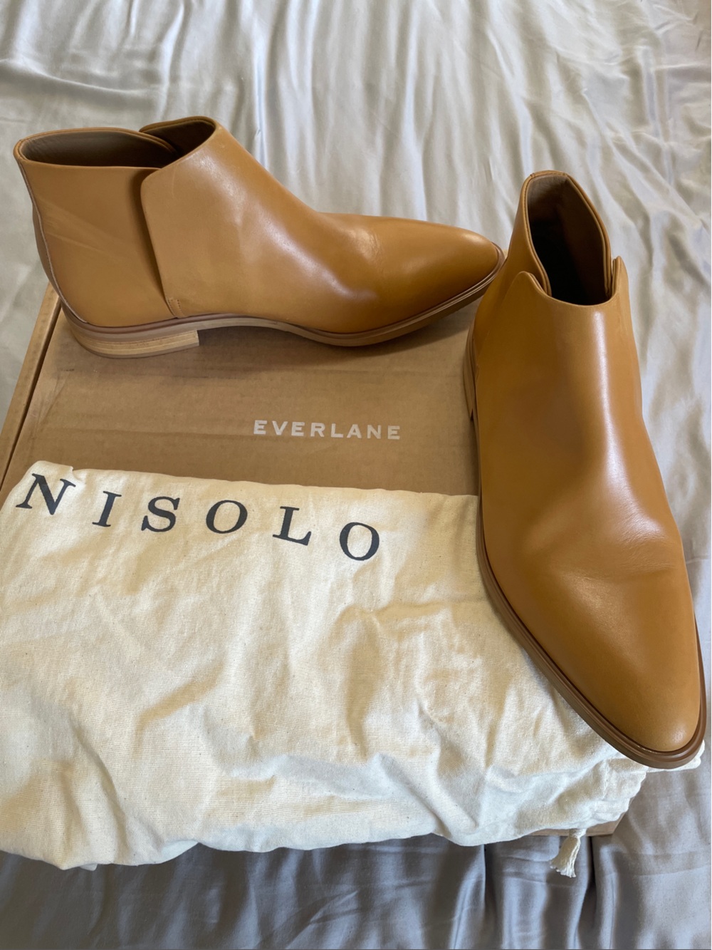 Everlane Modern Chelsea Ankle Boot with  Davos Gomma Italian Leather